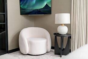 Luxury West End Oasis - Lux Spa Bath - Romantic