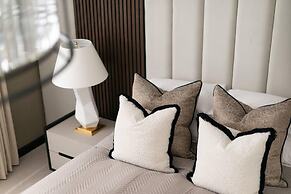 Luxury West End Oasis - Lux Spa Bath - Romantic