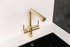 Luxury West End Oasis - Lux Spa Bath - Romantic