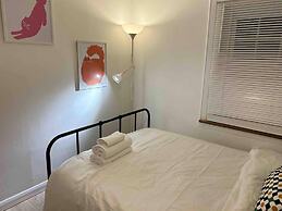 Essex 2-bed House nr Stanstead With Arcade Machine