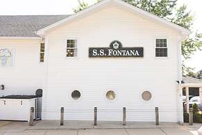 Heaven on Earth! 2 BDR Fontana Flat, Walk to Lake