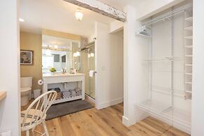 Heaven on Earth! 2 BDR Fontana Flat, Walk to Lake