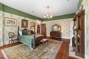 Ross Mansion Bed & Breakfast and Events