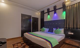 Treebo The Royal Taj