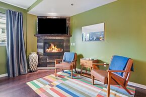 Violet Suites PDX