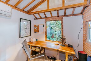 Villa Artist