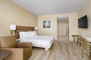 AC Hotel by Marriott Naples 5th Avenue