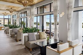 AC Hotel by Marriott Naples 5th Avenue