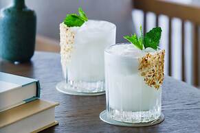 AC Hotel by Marriott Naples 5th Avenue