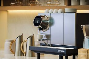 AC Hotel by Marriott Naples 5th Avenue