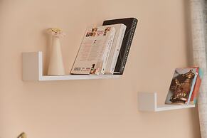 Bright Apartment Walońska 19 by Renters