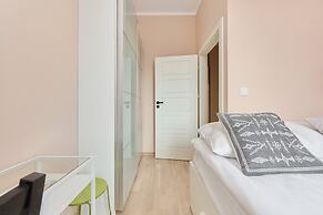 Bright Apartment Walońska 19 by Renters