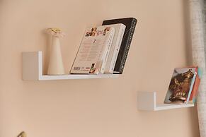 Bright Apartment Walońska 19 by Renters