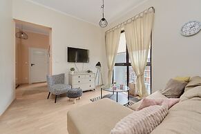 Bright Apartment Walońska 19 by Renters