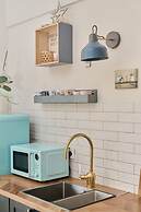 Bright Apartment Walońska 19 by Renters