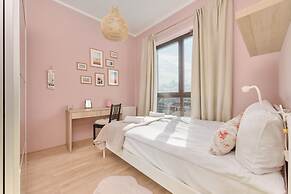 Bright Apartment Walońska 19 by Renters