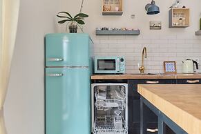 Bright Apartment Walońska 19 by Renters