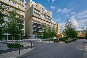 Bright Apartment Walońska 19 by Renters