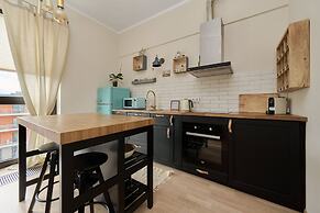 Bright Apartment Walońska 19 by Renters