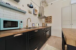 Bright Apartment Walońska 19 by Renters