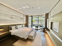 Blue City Fenghe Resort Hotel