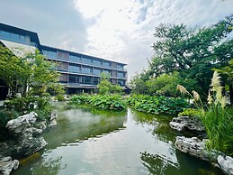 Blue City Fenghe Resort Hotel