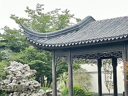 Blue City Fenghe Resort Hotel