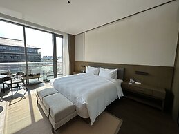 Blue City Fenghe Resort Hotel