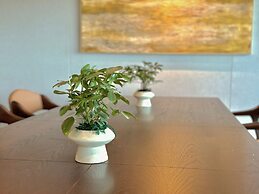 Blue City Fenghe Resort Hotel