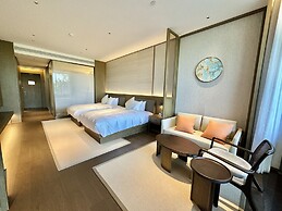 Blue City Fenghe Resort Hotel