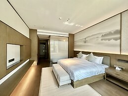 Blue City Fenghe Resort Hotel