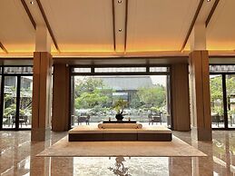 Blue City Fenghe Resort Hotel