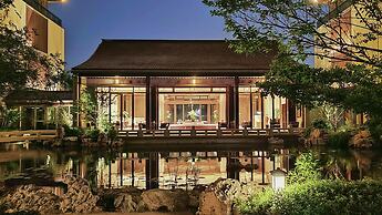 Blue City Fenghe Resort Hotel