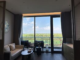 Blue City Fenghe Resort Hotel