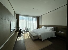 Blue City Fenghe Resort Hotel