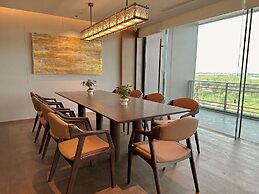 Blue City Fenghe Resort Hotel