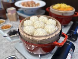 Blue City Fenghe Resort Hotel