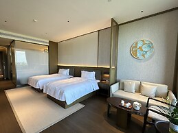 Blue City Fenghe Resort Hotel