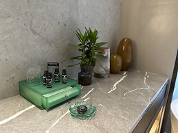 Blue City Fenghe Resort Hotel