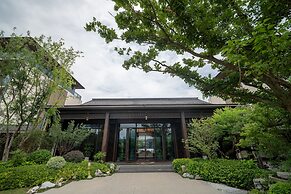 Blue City Fenghe Resort Hotel