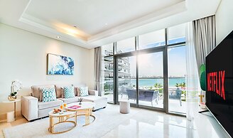 LUX The Elegant Palm Beach Suite