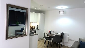 Cosy Apartment in Old Trafford With Parking Space