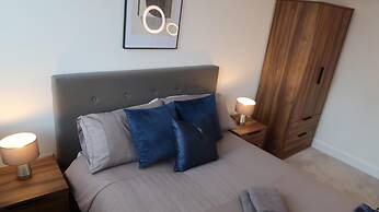 Cosy Apartment in Old Trafford With Parking Space