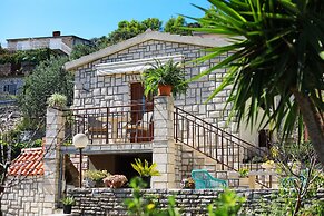 Small Stone House in a Quiet Place Island Solta