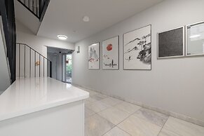 Lux Krakow Apartment by Renters Prestige