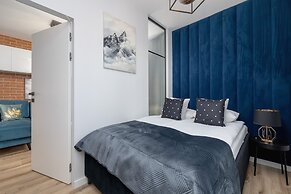 Lux Krakow Apartment by Renters Prestige