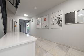 Lux Krakow Apartment by Renters Prestige