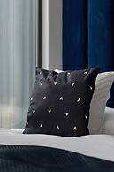 Lux Krakow Apartment by Renters Prestige