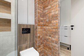 Lux Krakow Apartment by Renters Prestige