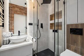 Lux Krakow Apartment by Renters Prestige